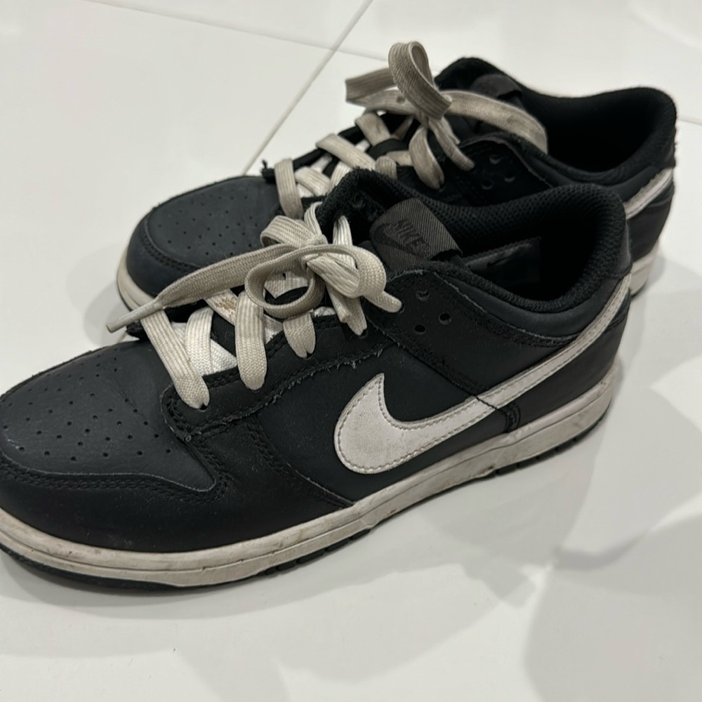 Kids sneakers